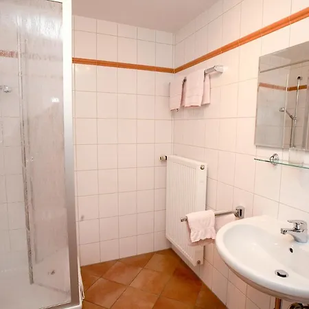Gaestehaus Sonnenbichl Guest house